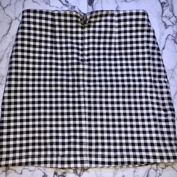 Checkered Mini Skirt - Picture 2 of 4